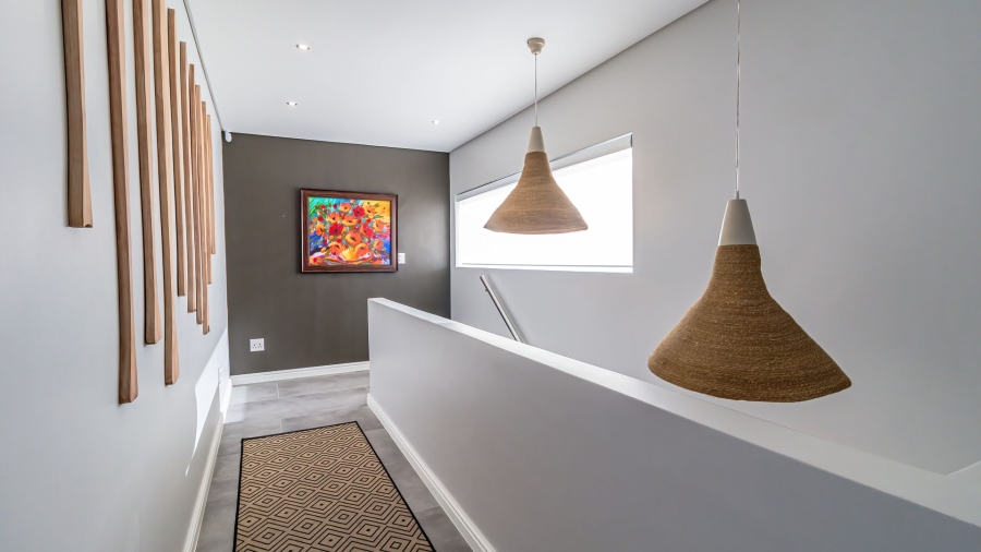 4 Bedroom Property for Sale in Pearl Bay Western Cape